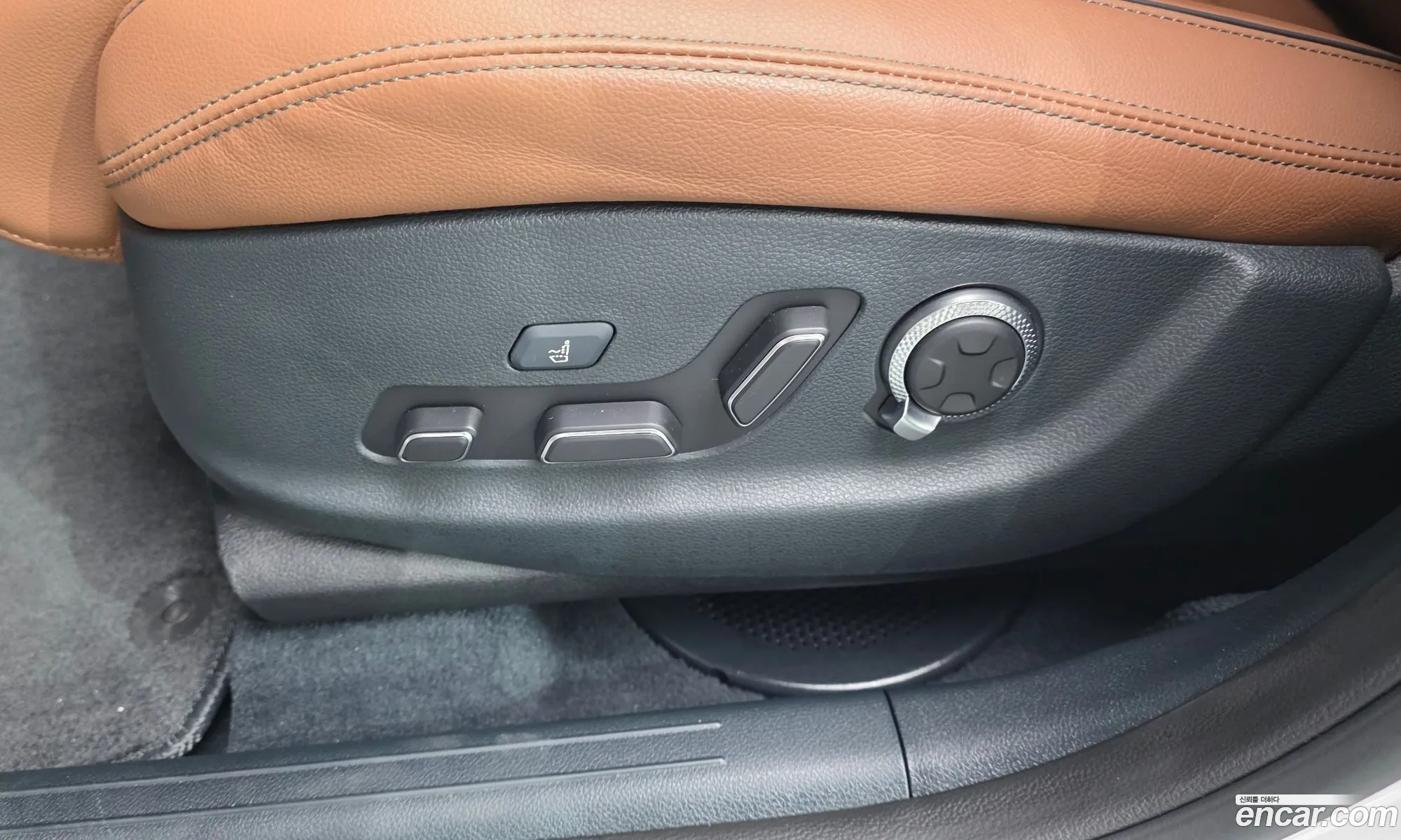 Genesis GV70 2025 KMTMA81BDSU248119 — 26