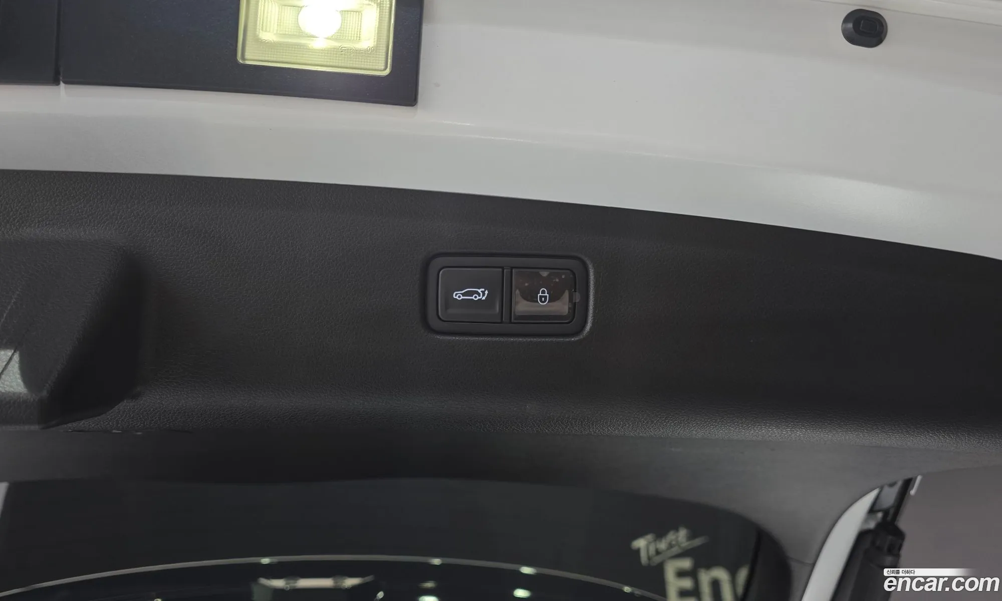 Genesis GV70 2025 KMTMA81BDSU248119 — 18