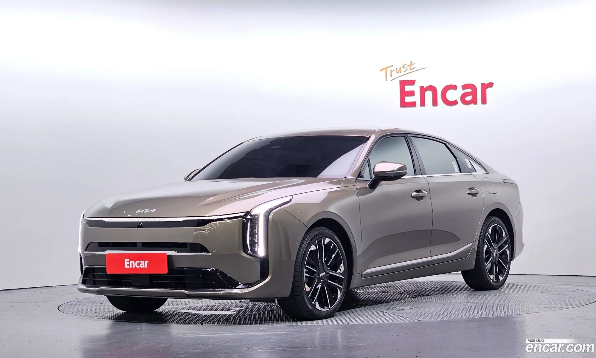 Kia K8 Hybrid 2026 — 8