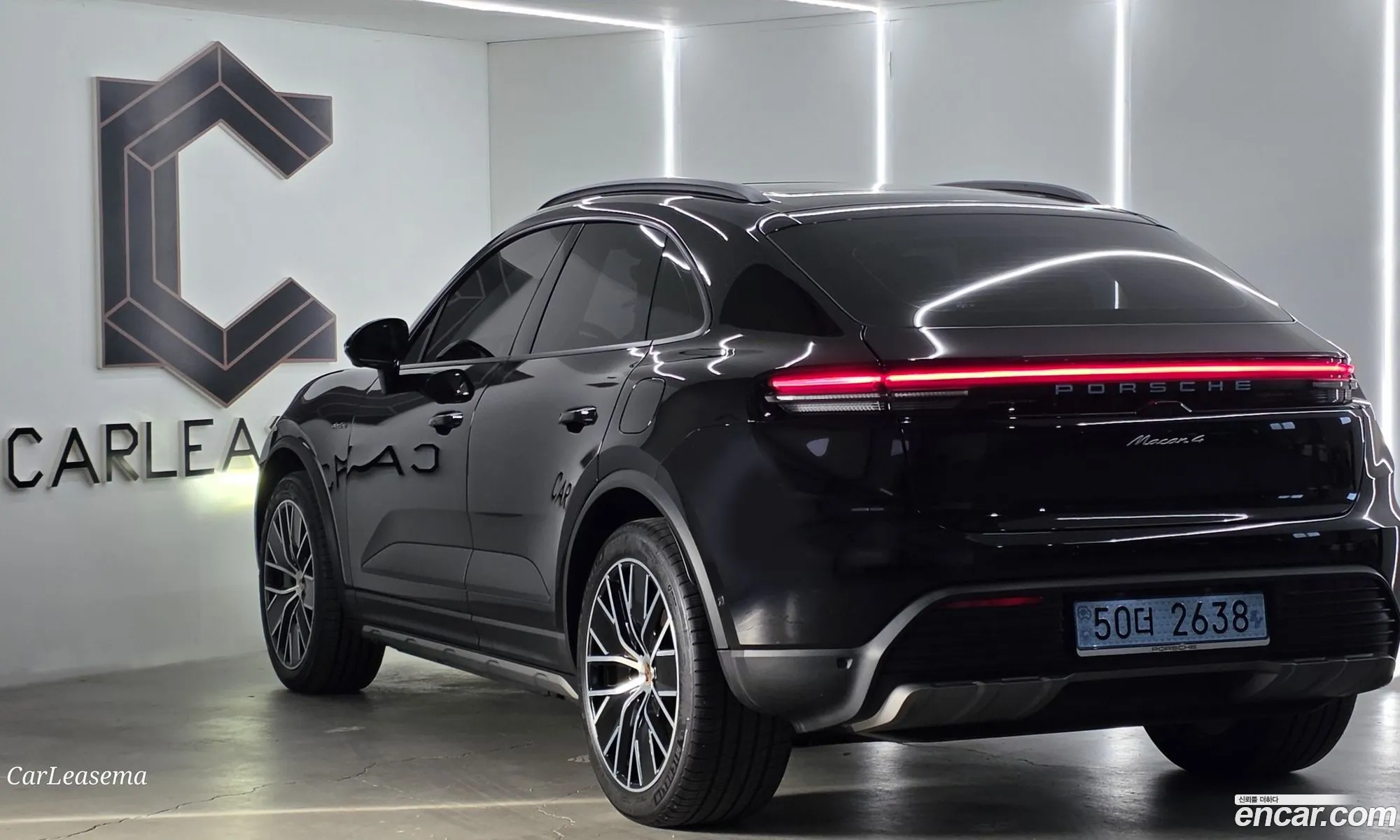 Porsche Macan EV 2025 — 12