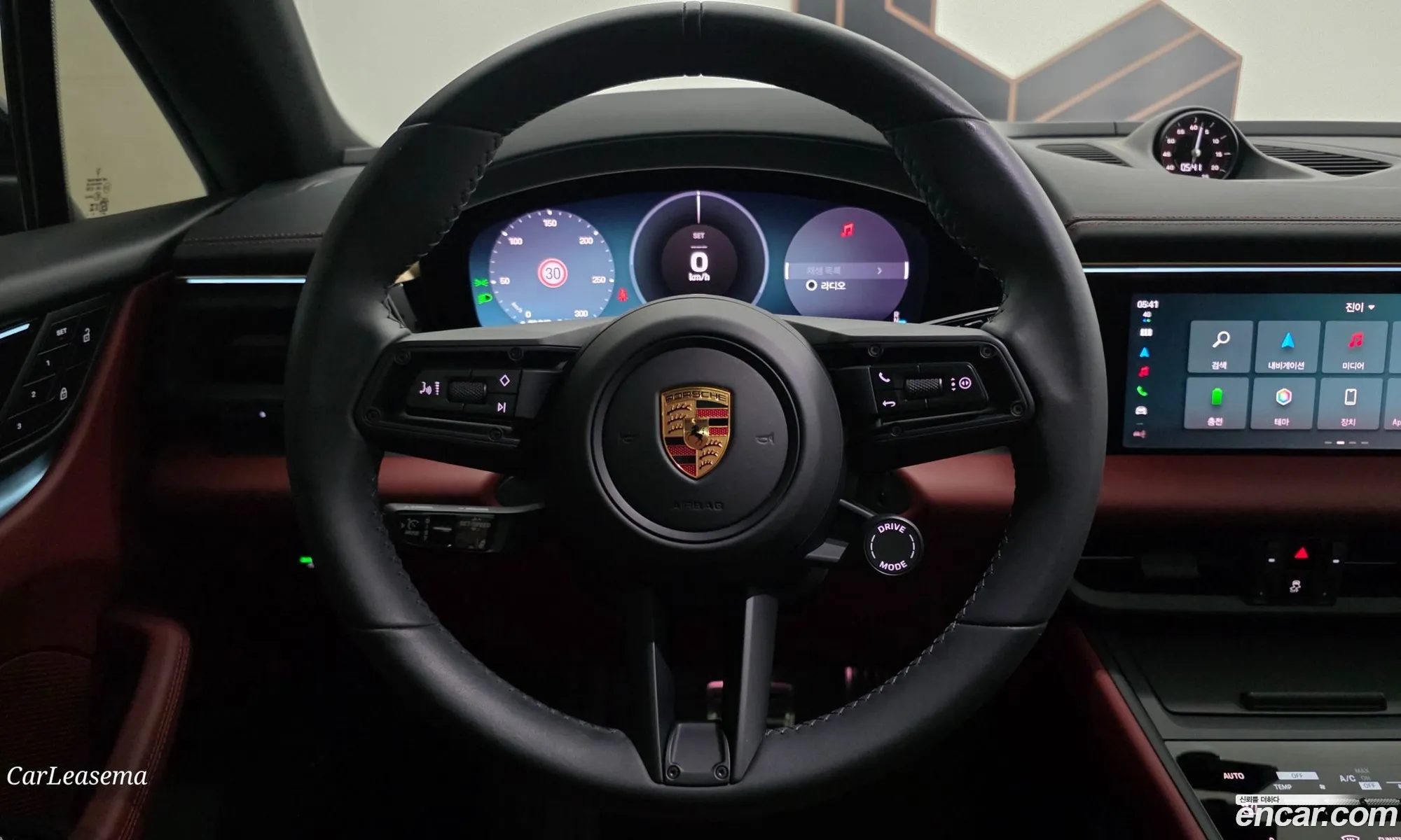 Porsche Macan EV