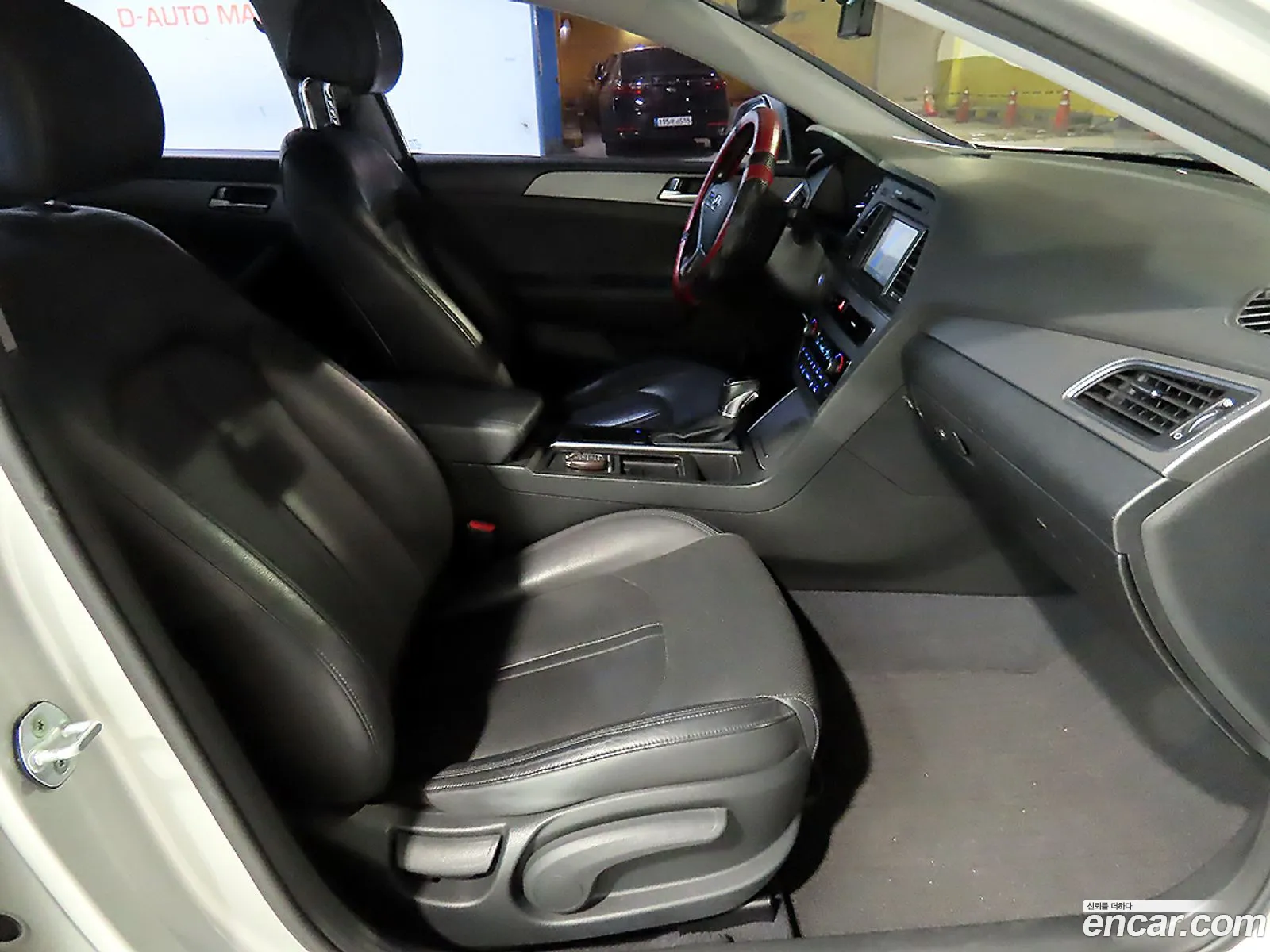 Hyundai LF Sonata 2014 — 14