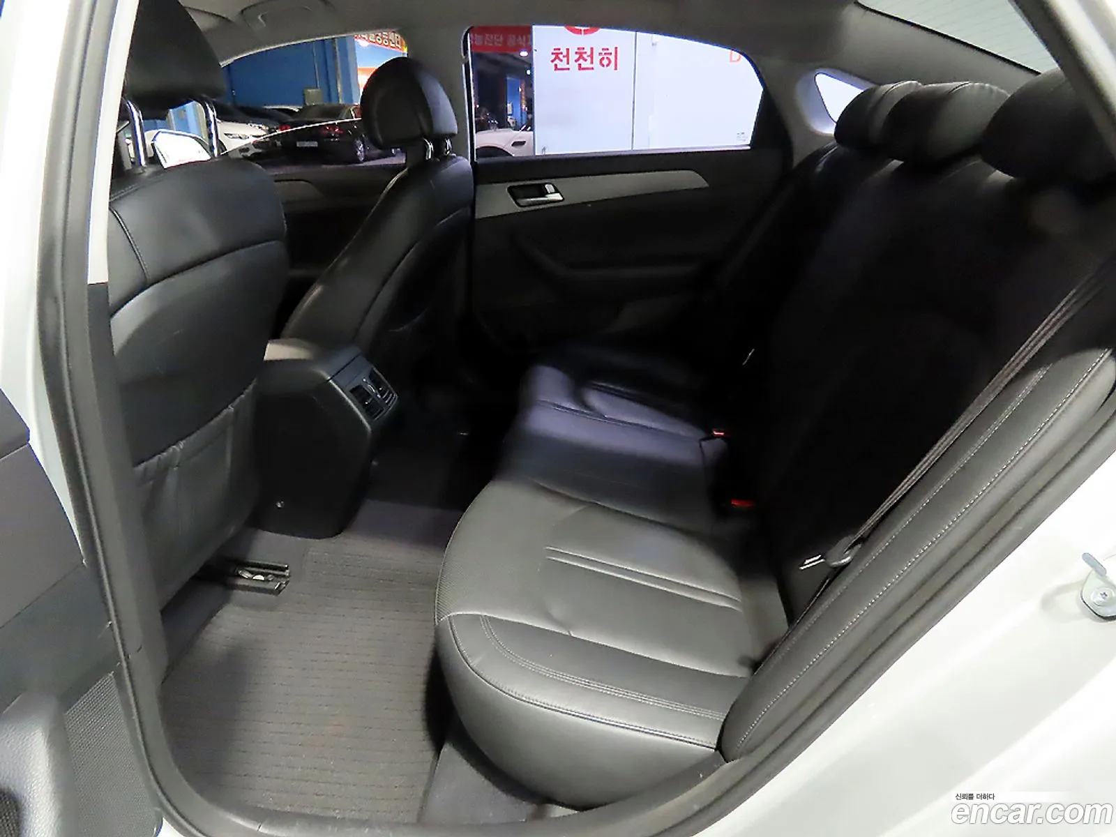 Hyundai LF Sonata 2014 — 19