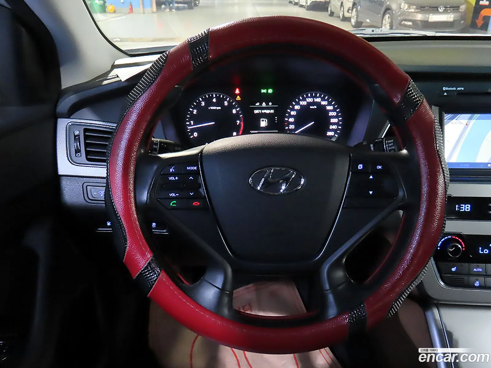 Hyundai LF Sonata 2014 — 11
