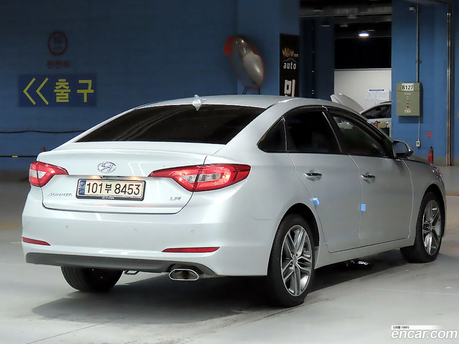 Hyundai LF Sonata 2014 — 12