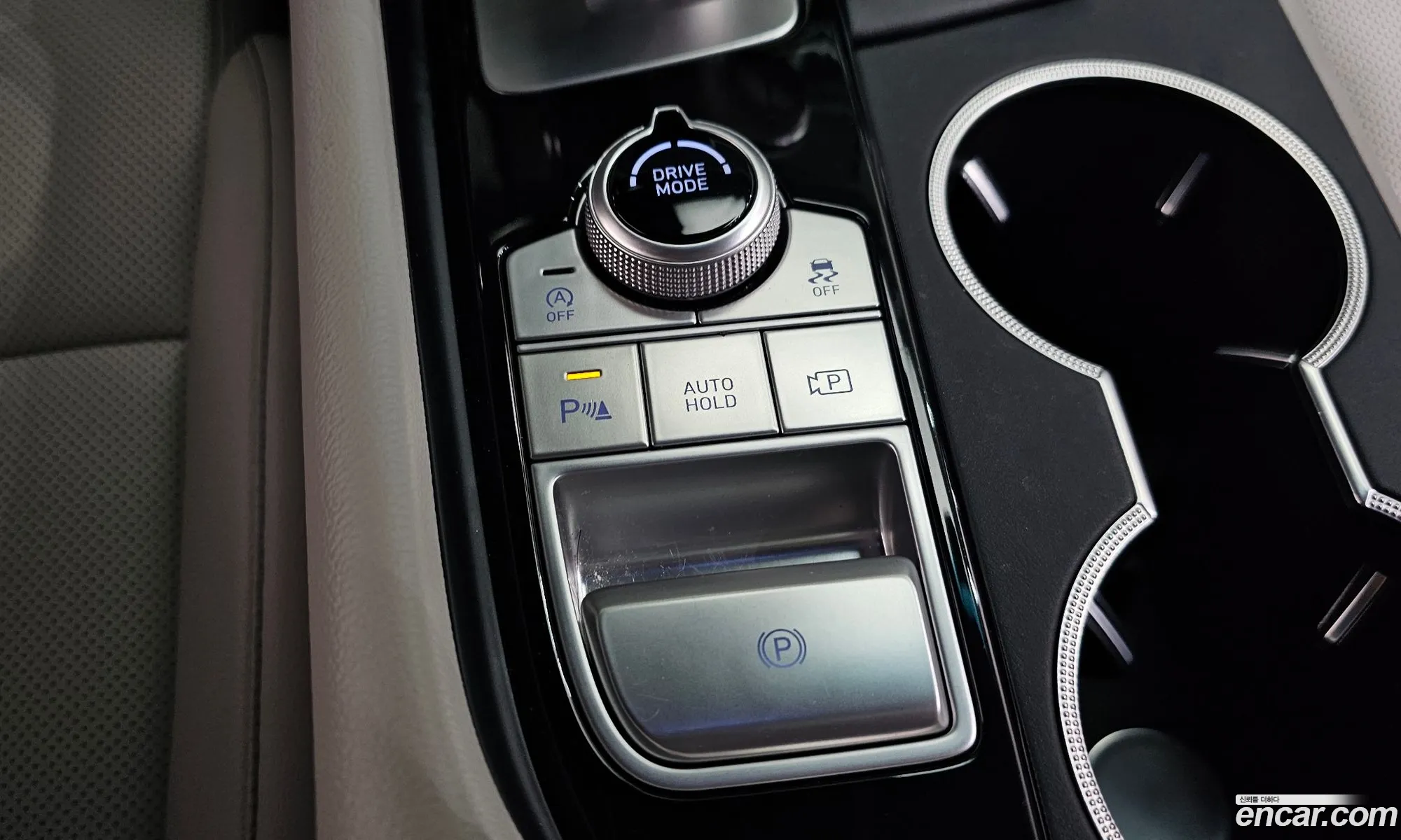 Genesis G70 2022 KMTG341ABNU097395 — 28