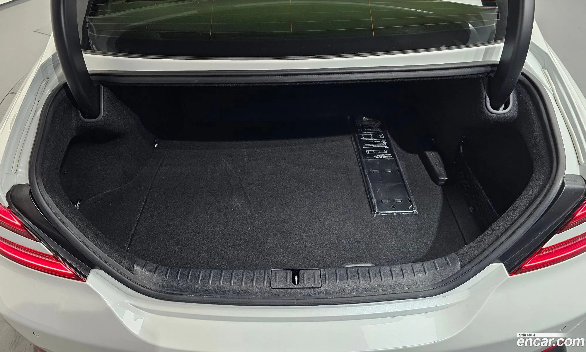 Genesis G70 2022 KMTG341ABNU097395 — 24