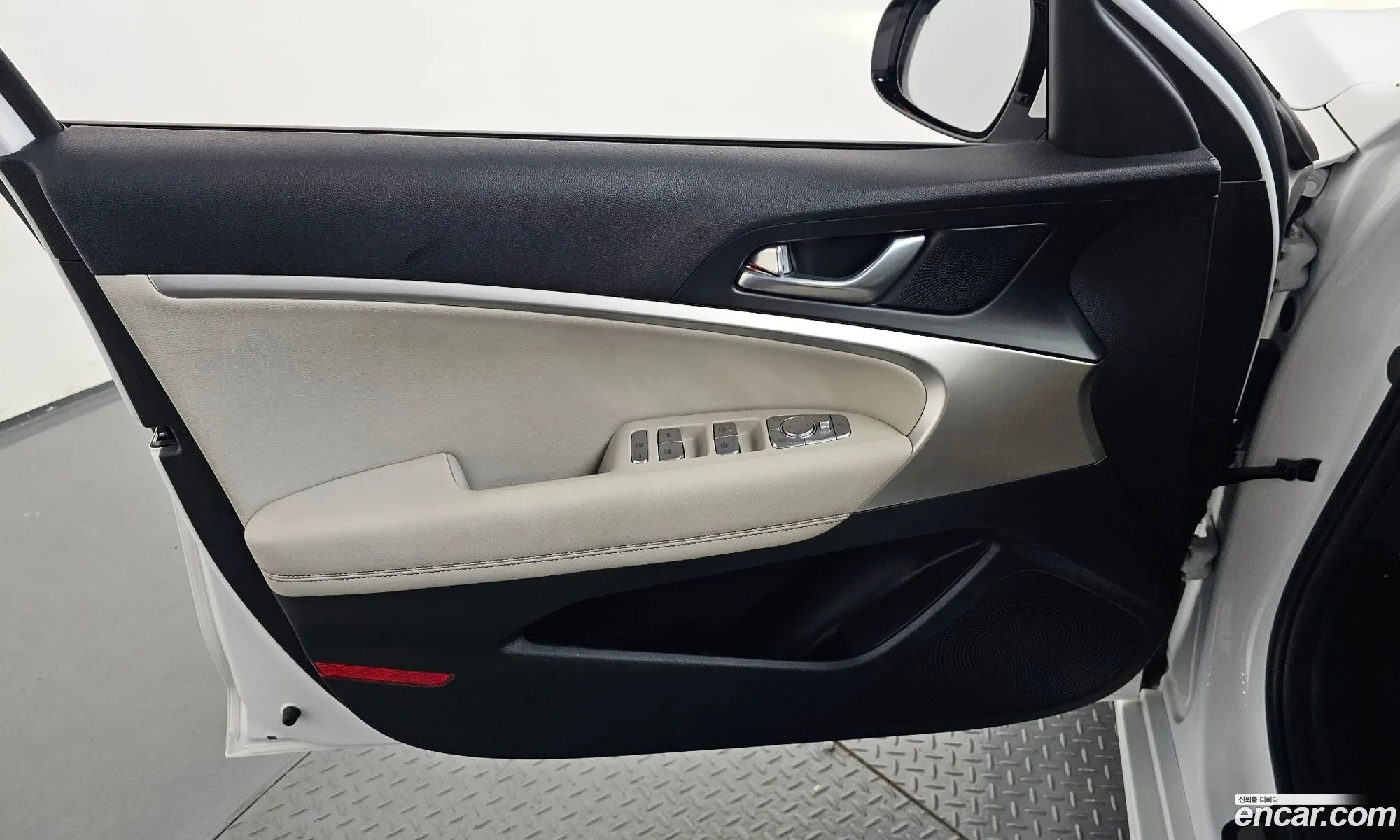 Genesis G70 2022 KMTG341ABNU097395 — 20
