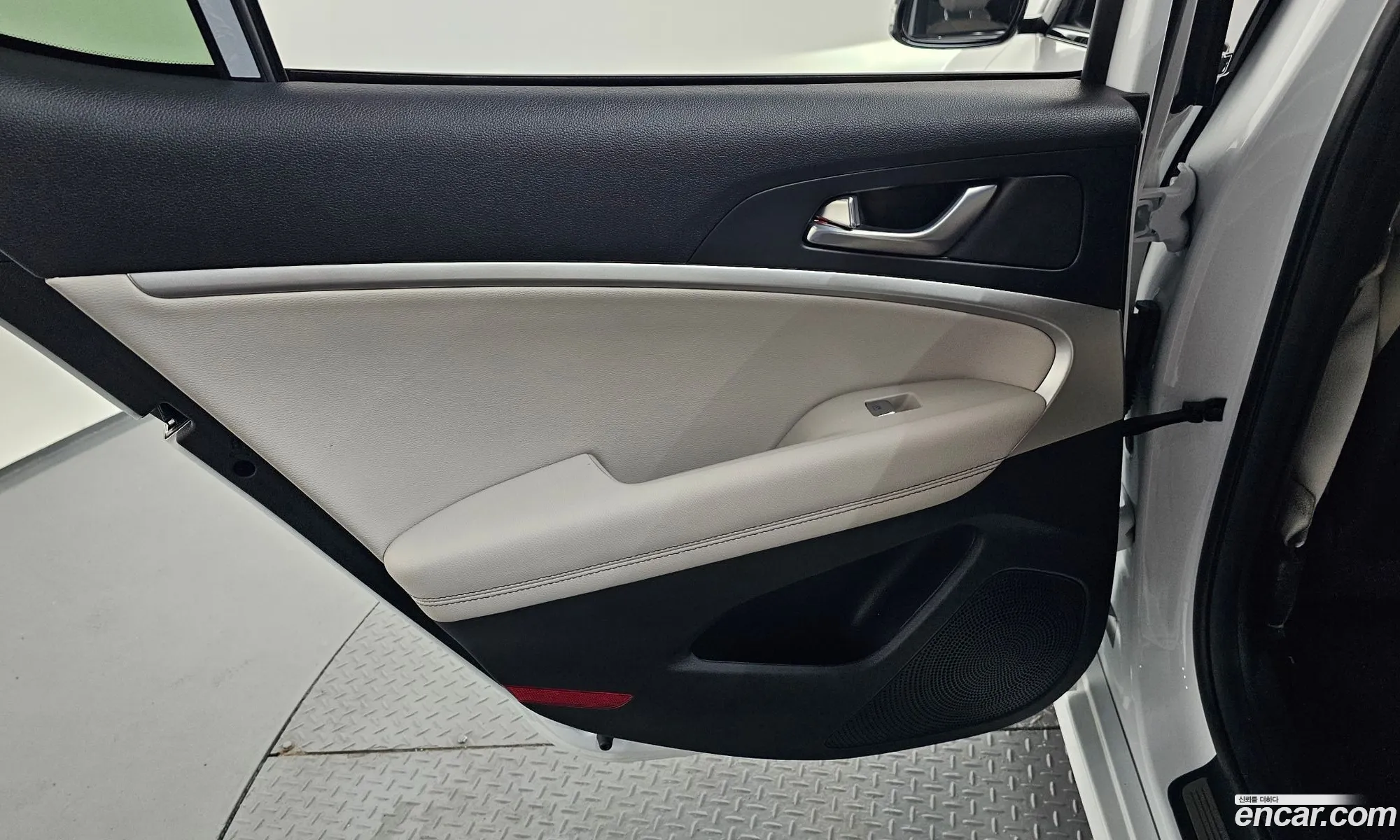 Genesis G70 2022 KMTG341ABNU097395 — 21