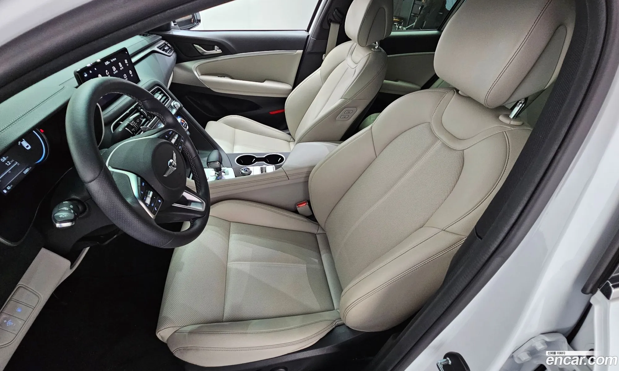 Genesis G70 2022 KMTG341ABNU097395 — 34