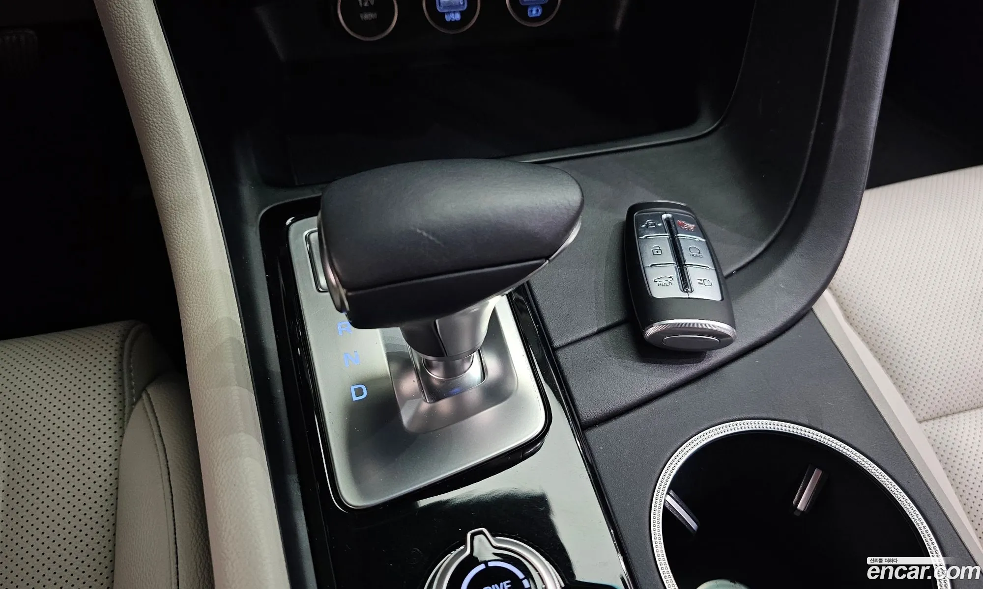 Genesis G70 2022 KMTG341ABNU097395 — 25
