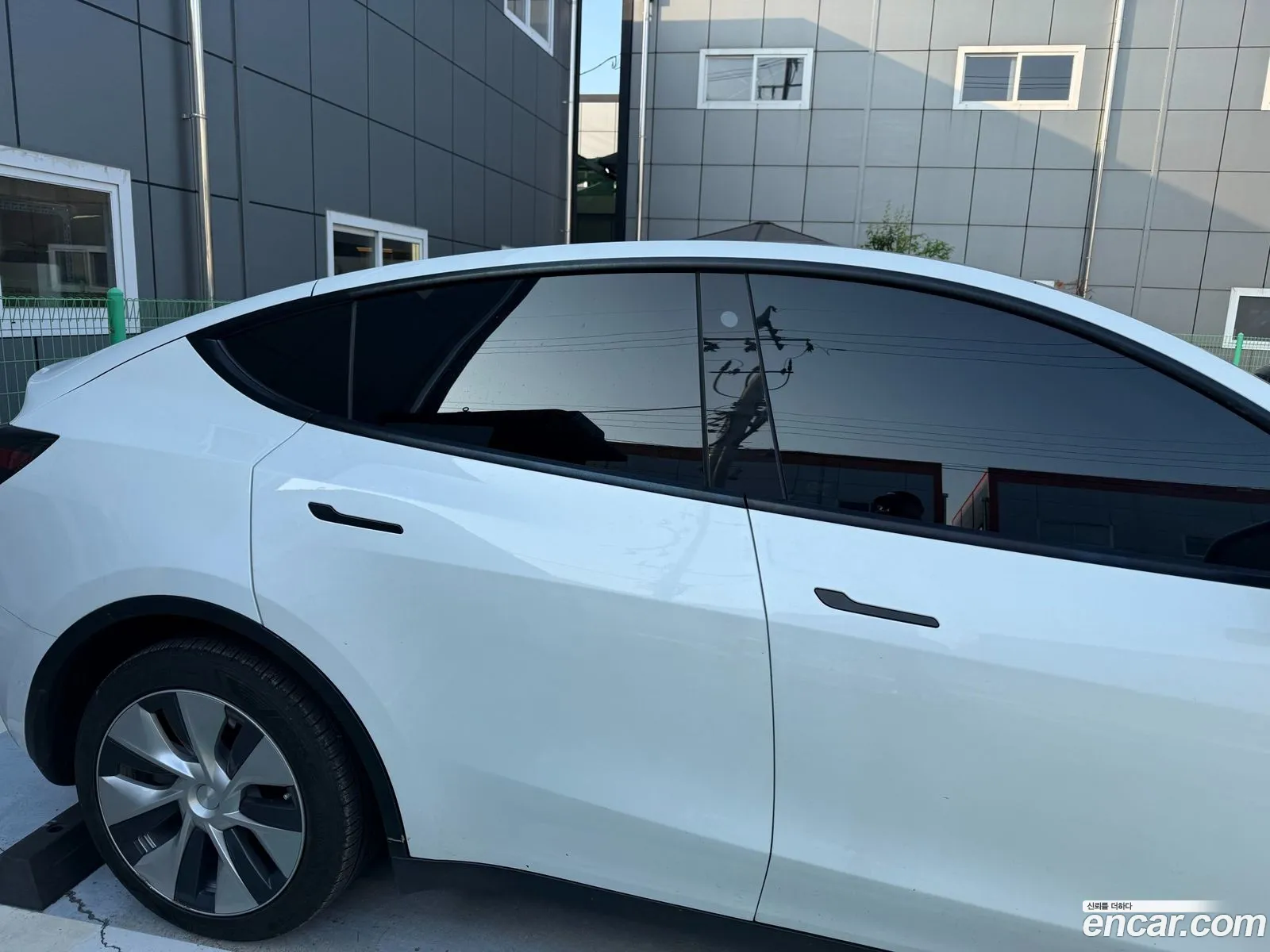 Tesla Model Y 2021 — 9
