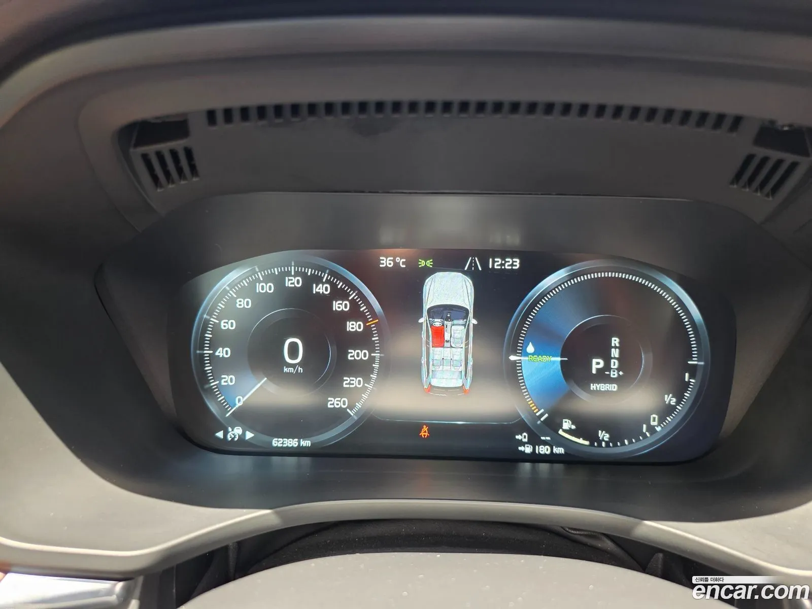 Volvo XC60 2021 — 10