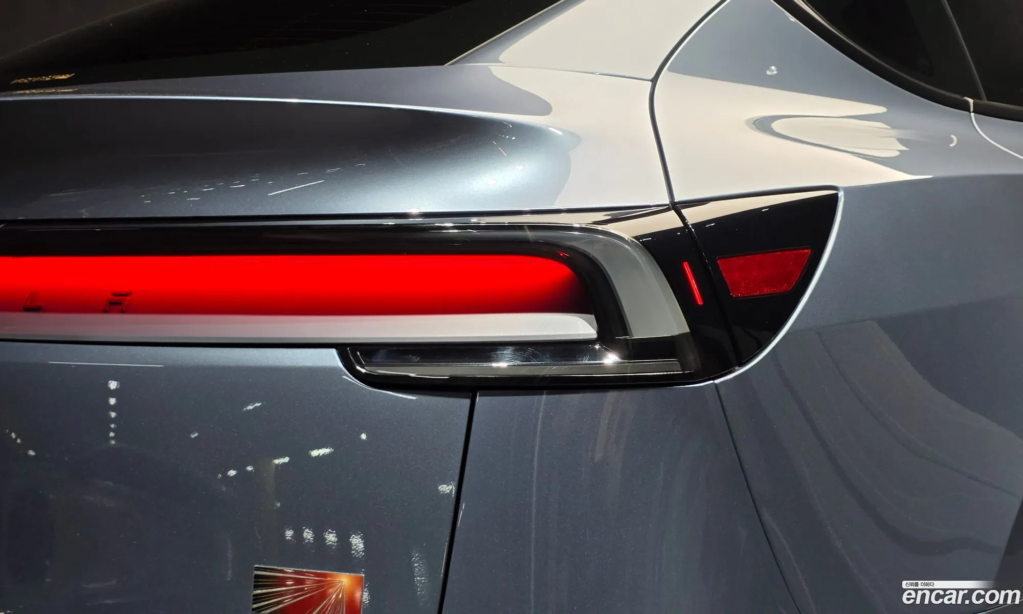 Tesla Model Y 2025 LRWYGCEK1SC055579 — 17