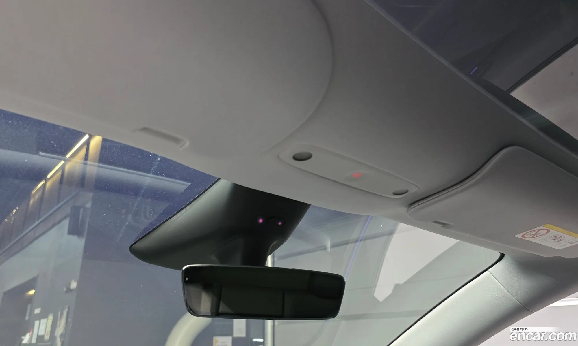 Tesla Model Y 2025 LRWYGCEK1SC055579 — 10