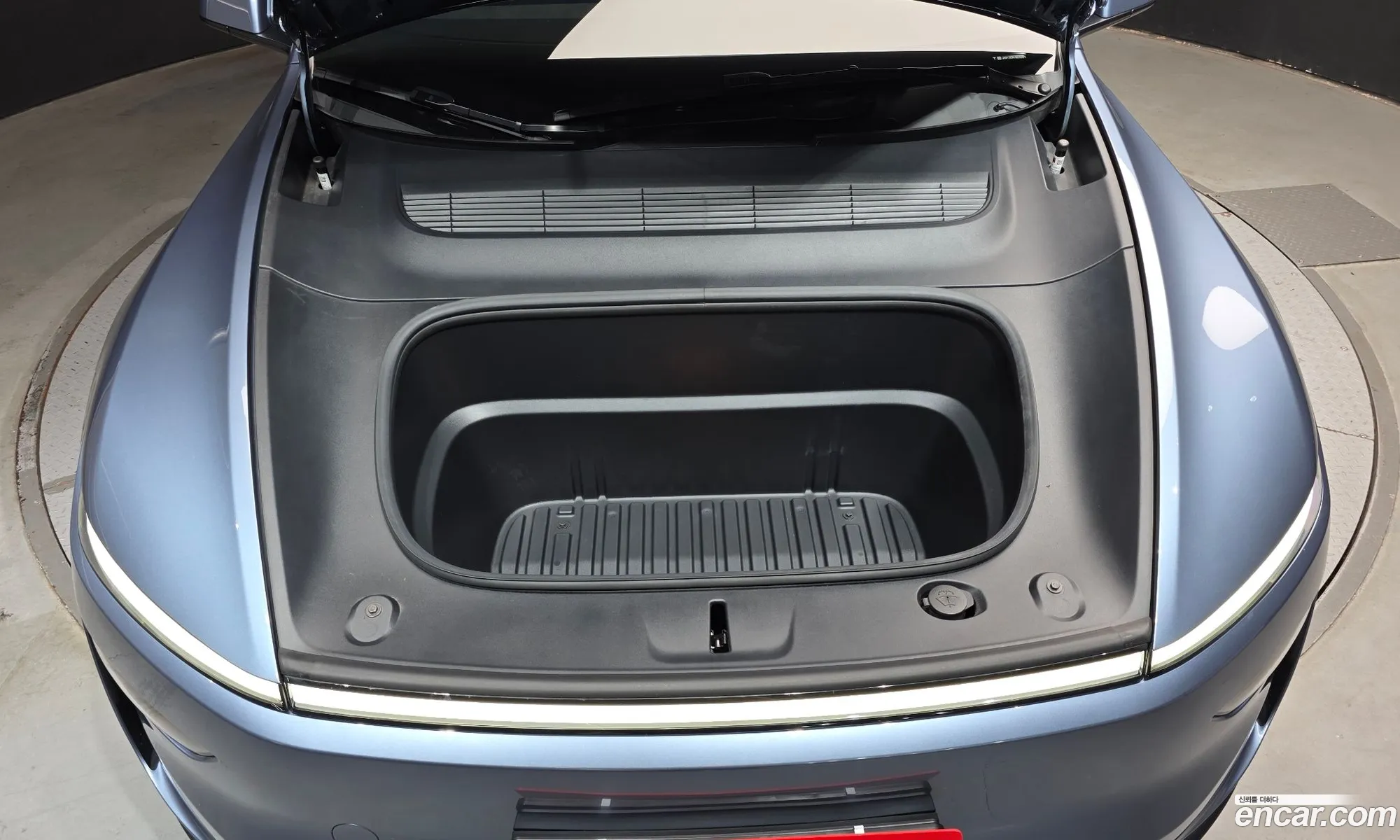 Tesla Model Y 2025 LRWYGCEK1SC055579 — 9