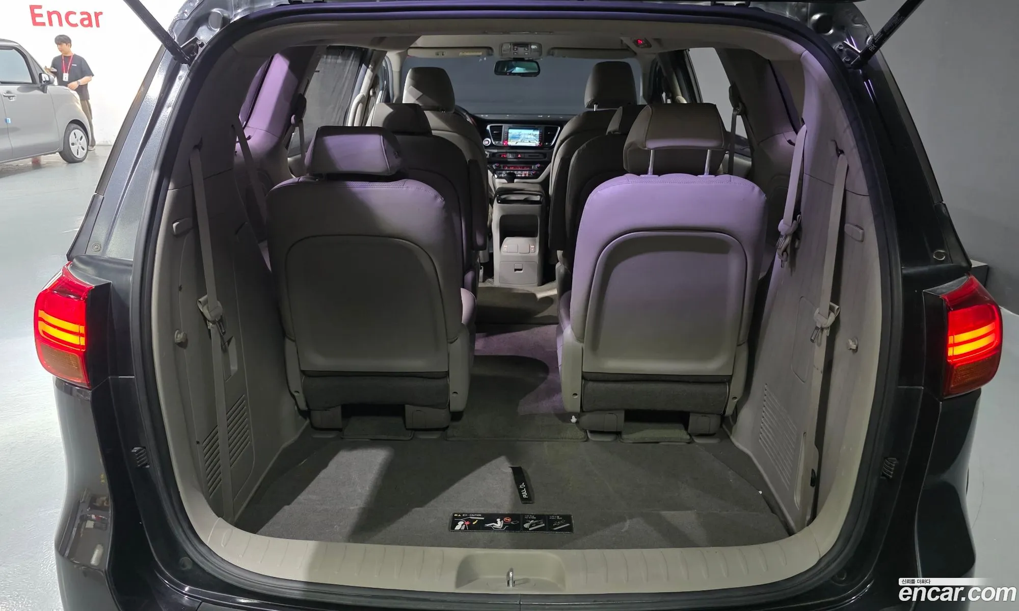 Kia Carnival 2014 KNAMC81ABFS029365 — 6