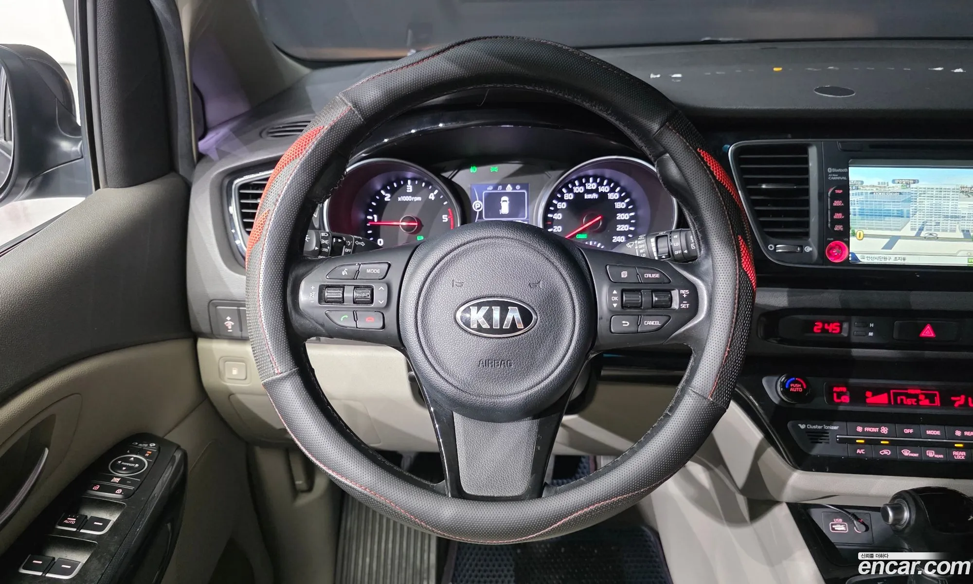 Kia Carnival 2014 KNAMC81ABFS029365 — 4