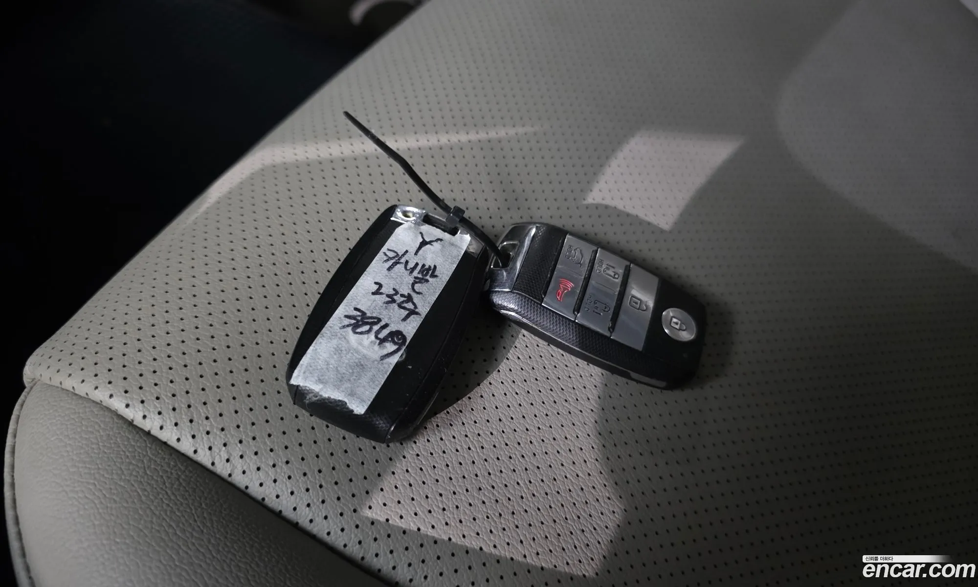 Kia Carnival 2014 KNAMC81ABFS029365 — 10