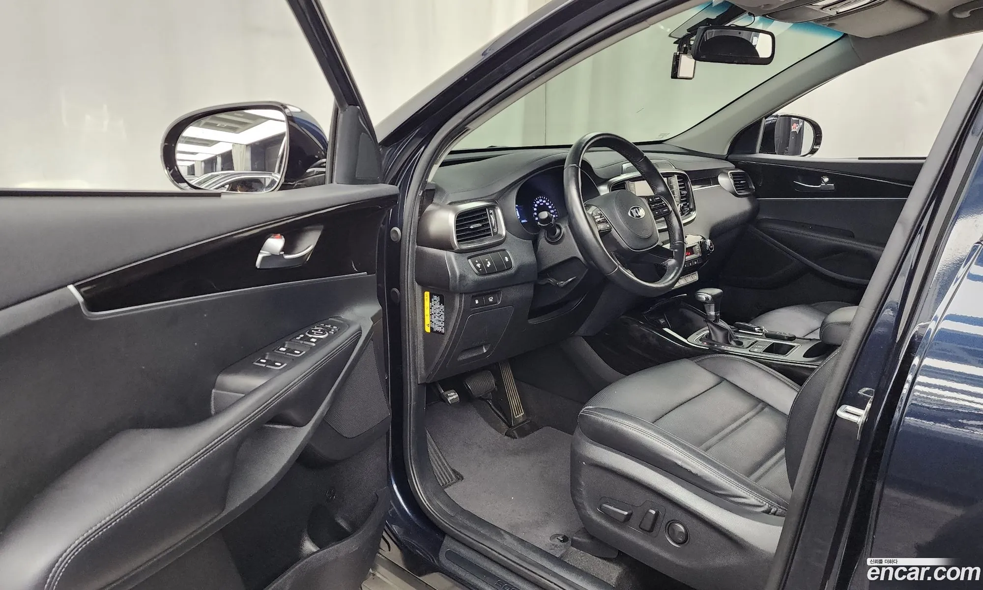 Kia Sorento 2018 KNAPG81BBJA469646 — 32