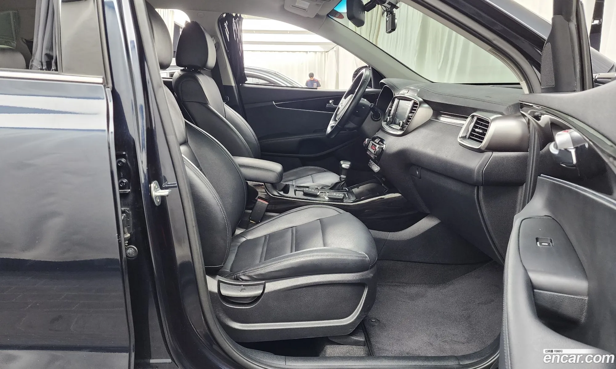 Kia Sorento 2018 KNAPG81BBJA469646 — 16
