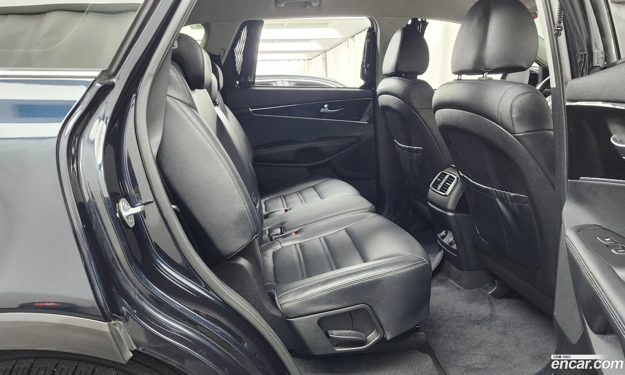 Kia Sorento 2018 KNAPG81BBJA469646 — 8