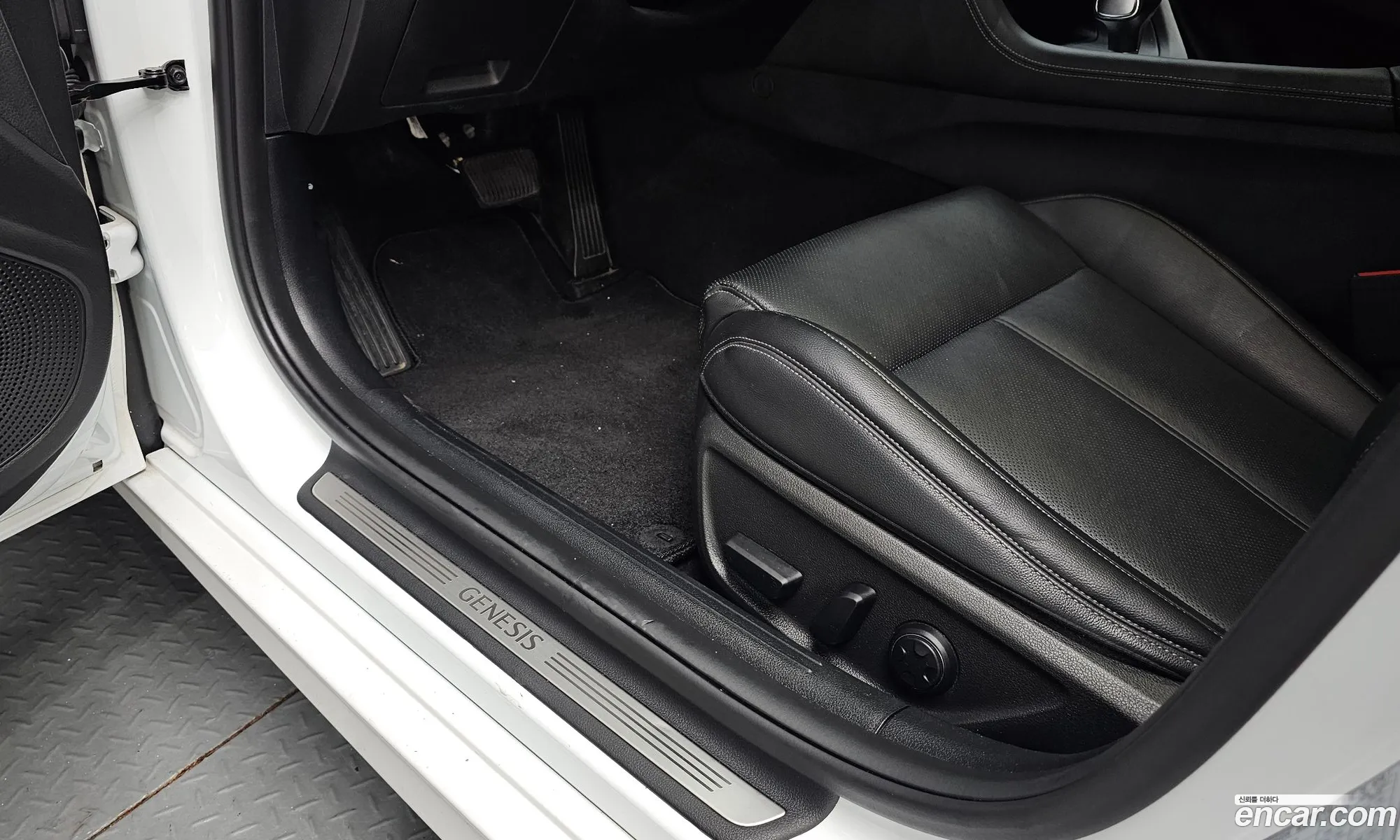 Genesis G70 2020 — 26