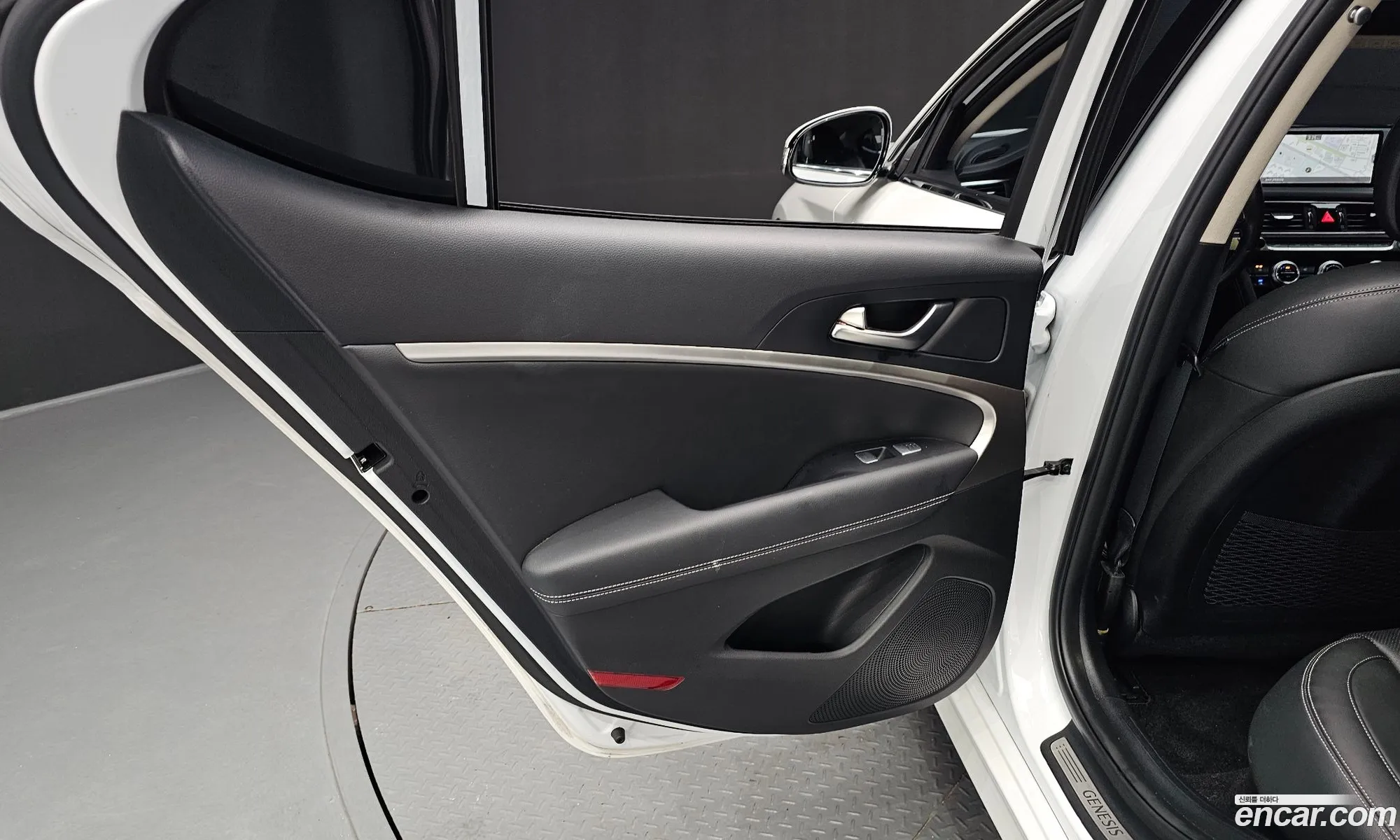 Genesis G70 2020 — 13