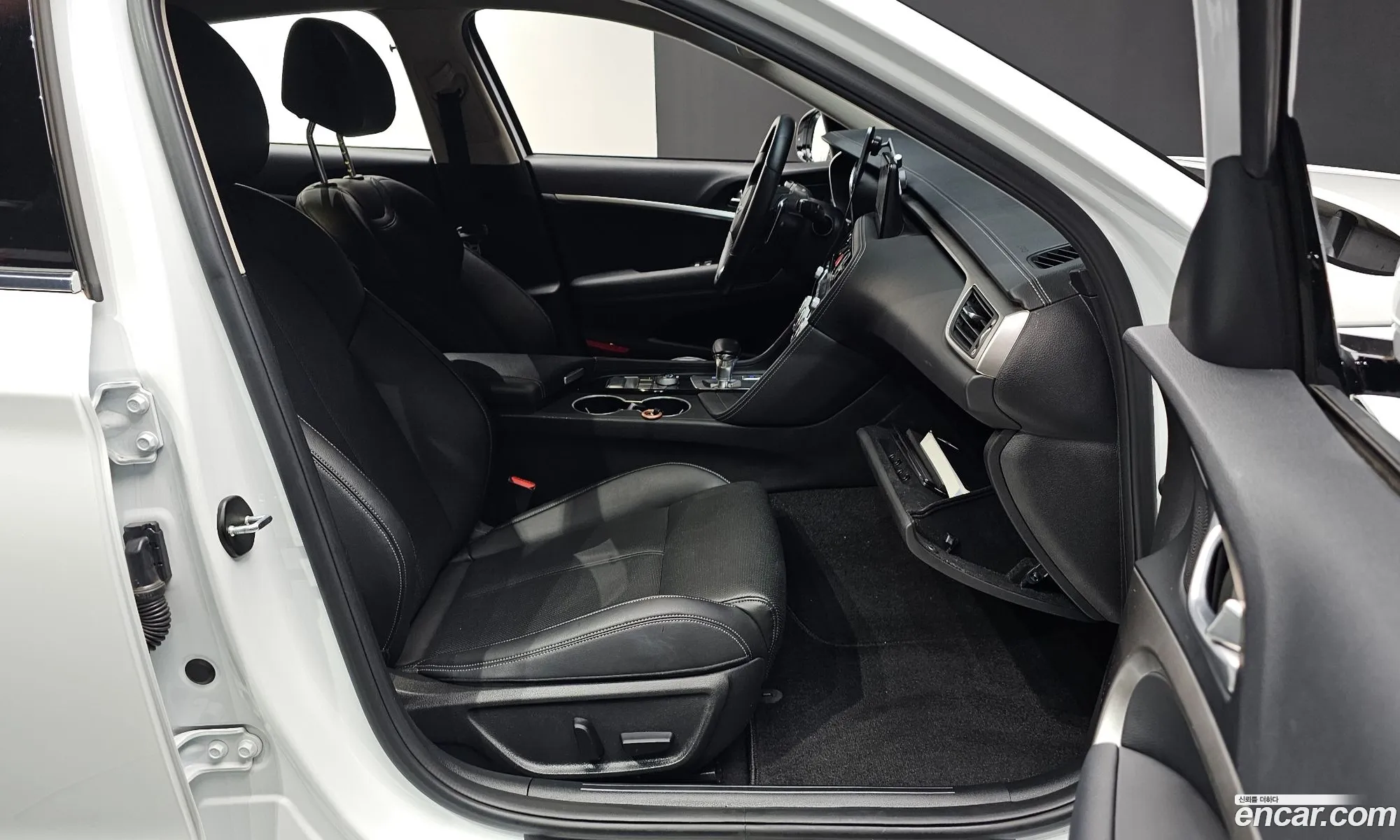 Genesis G70 2020 — 14