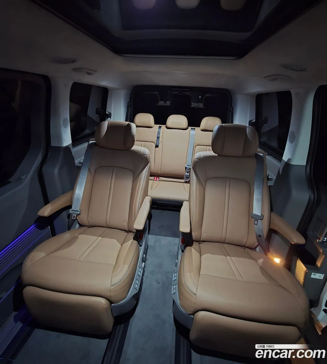 Hyundai Staria 2025 — 3