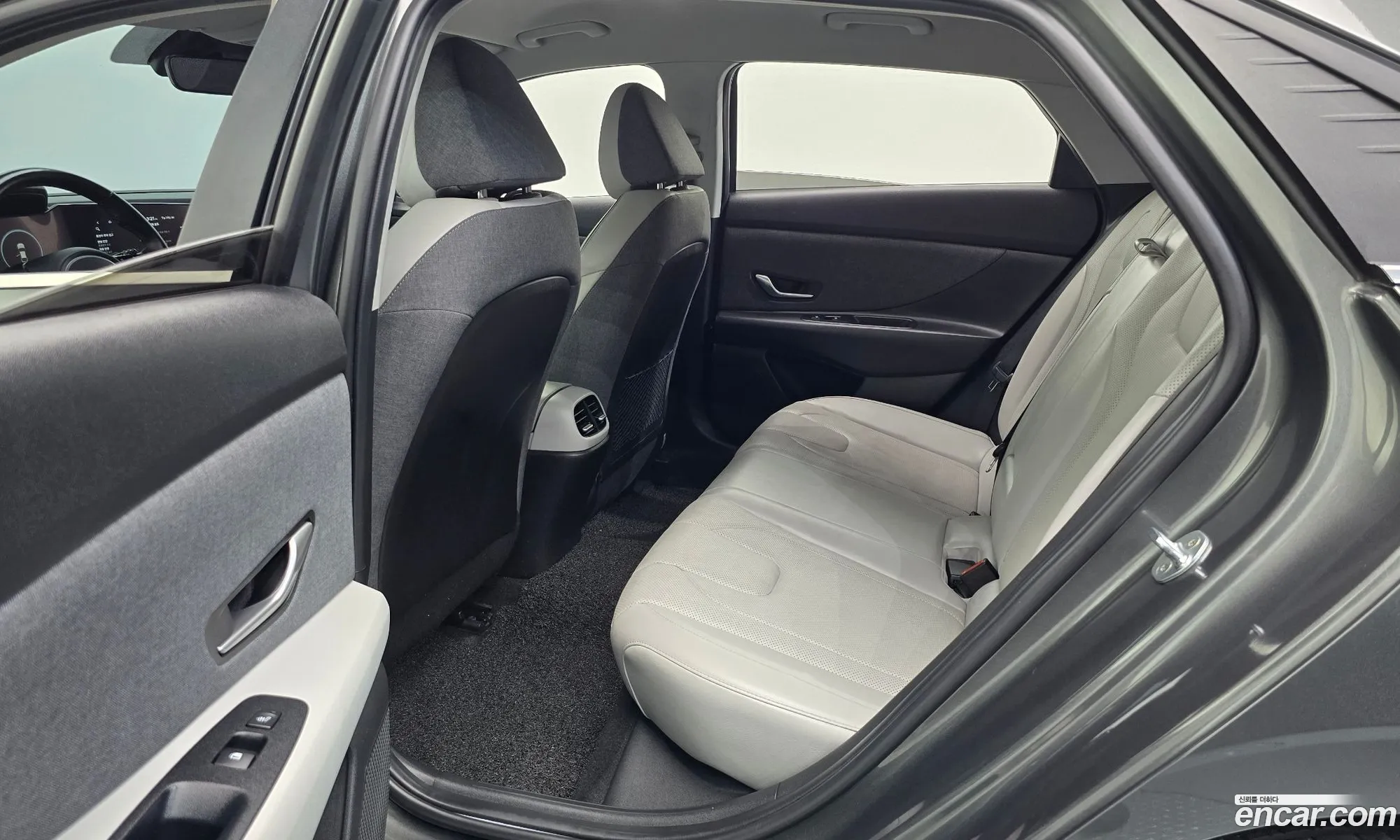 Hyundai Elantra 2021 — 23