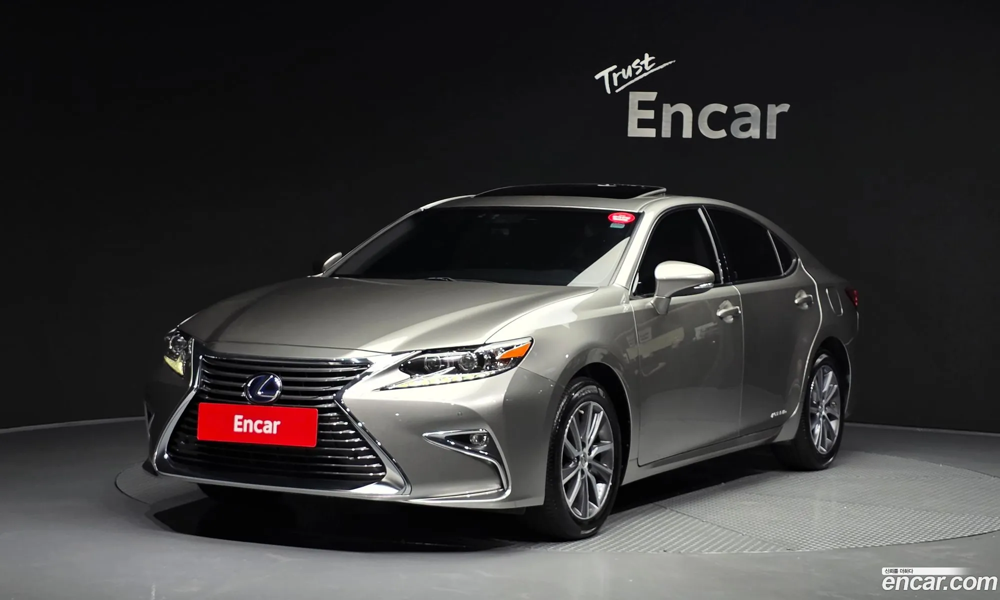 Lexus ES300h 2017 — 10