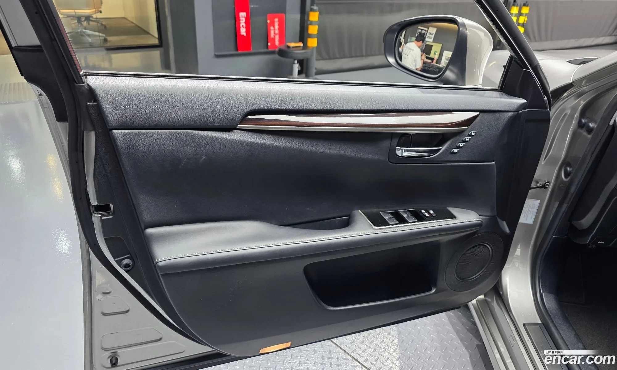 Lexus ES300h 2017 — 7