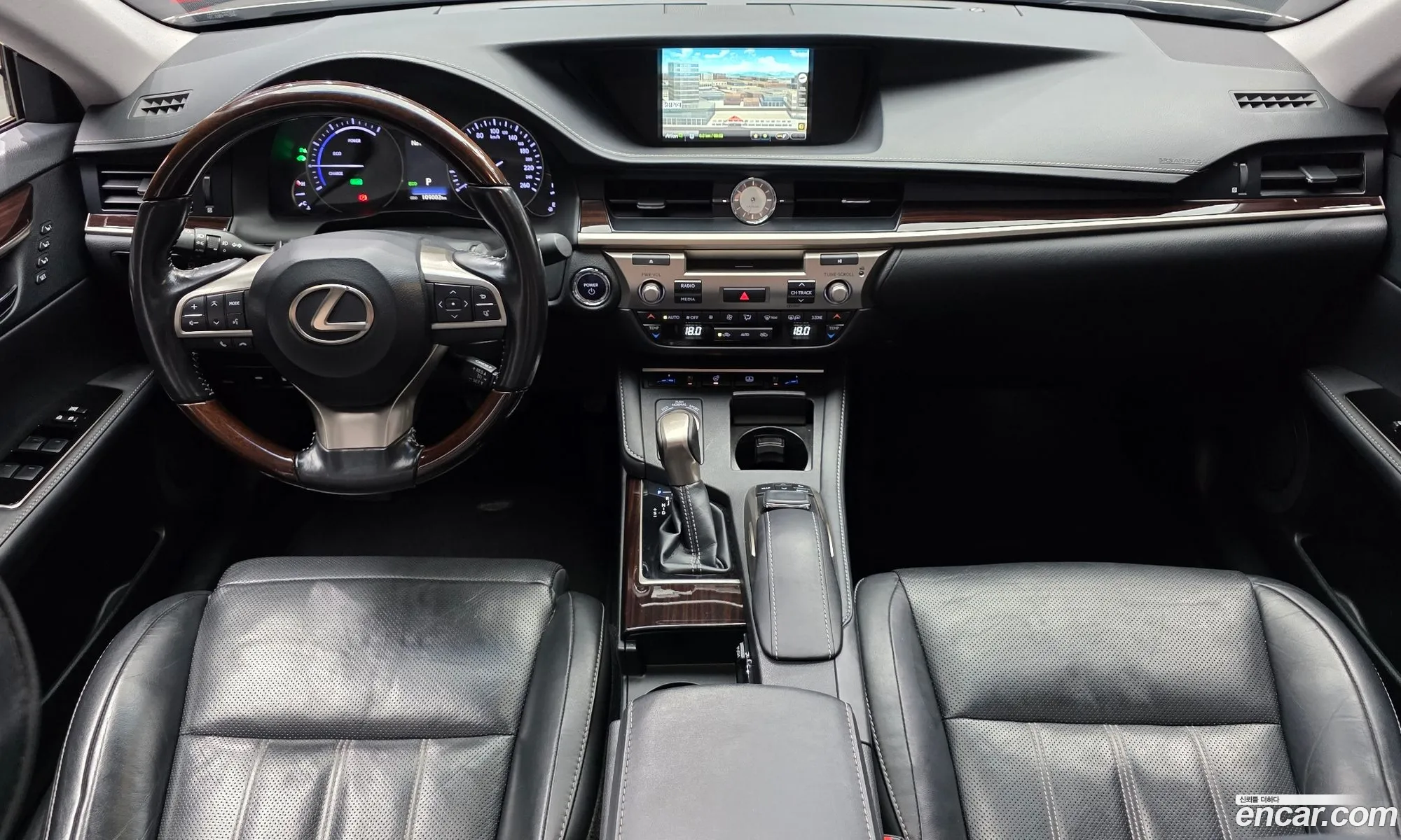 Lexus ES300h 2017 — 25