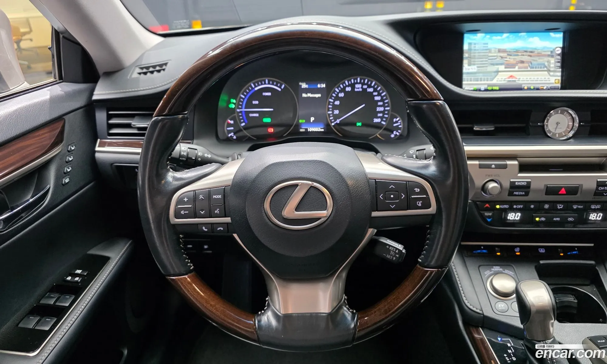 Lexus ES300h 2017 — 19