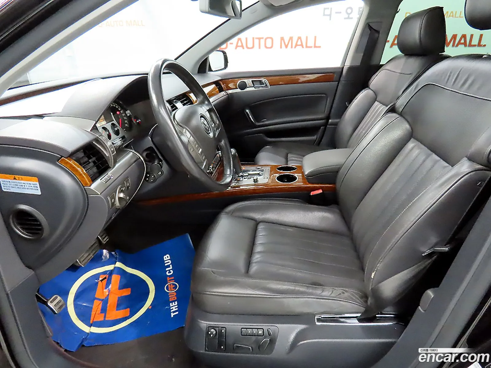 Volkswagen Phaeton 2013 — 13