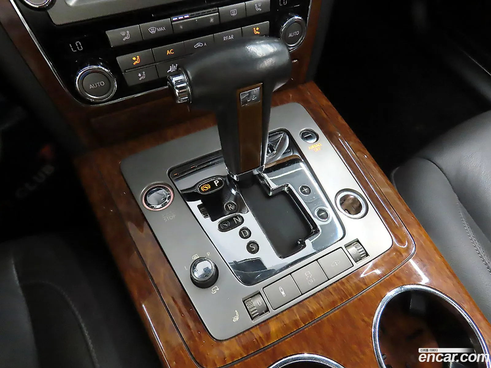 Volkswagen Phaeton 2013 — 12