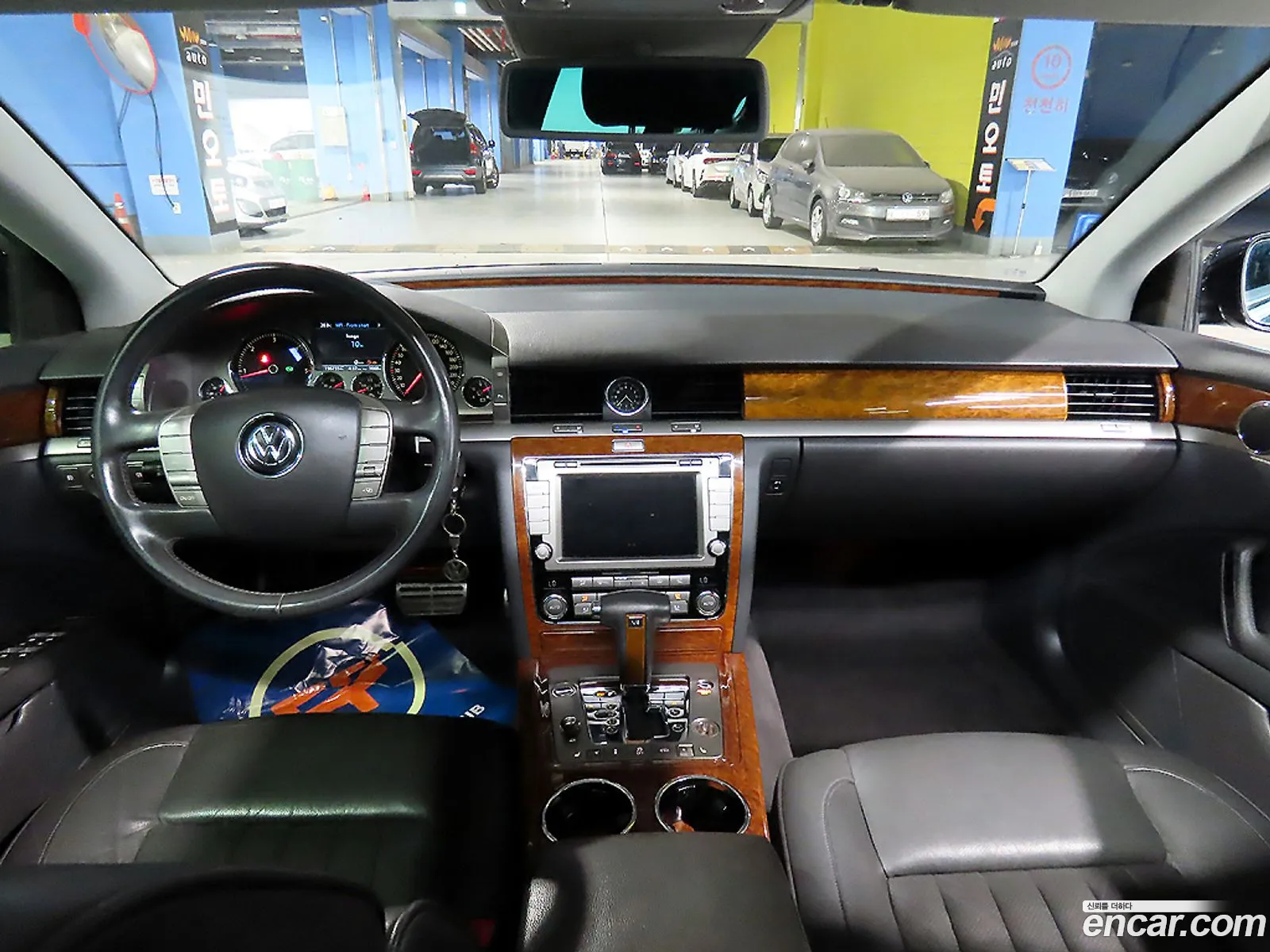 Volkswagen Phaeton 2013 — 20