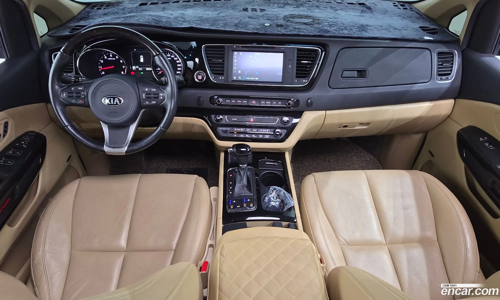 Kia Carnival 2015 — 25