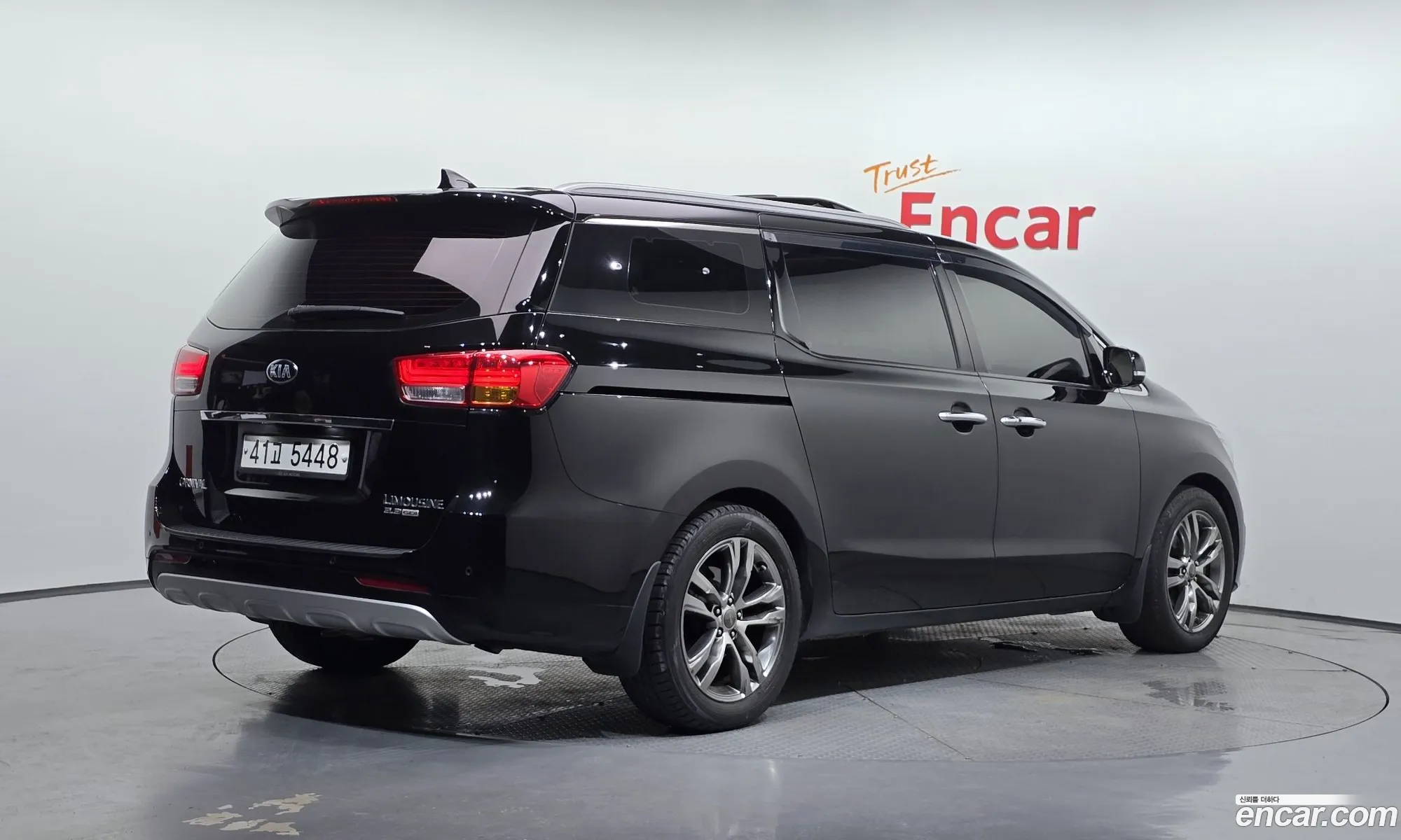 Kia Carnival 2015 — 2