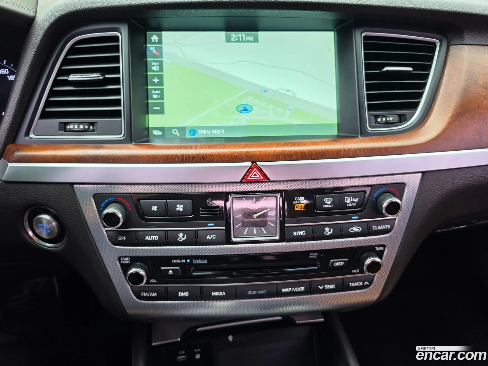 Genesis G80 2017 — 17