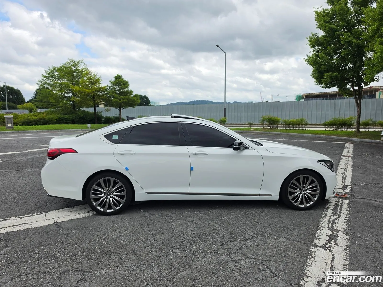 Genesis G80 2017 — 12