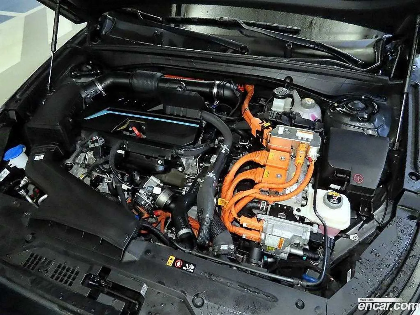 Kia K8 Hybrid 2022 — 10