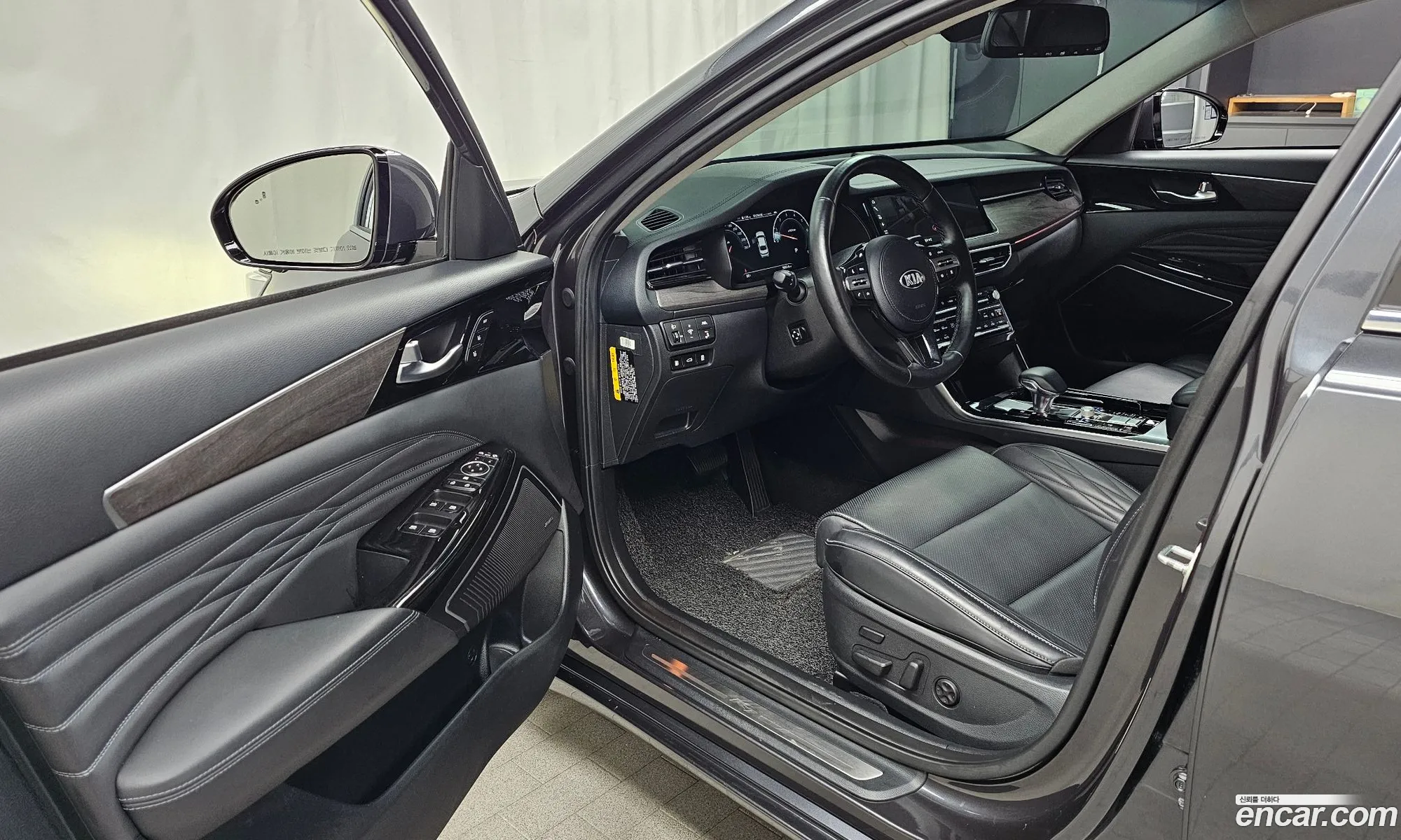 Kia K7 Premier 2019 — 29