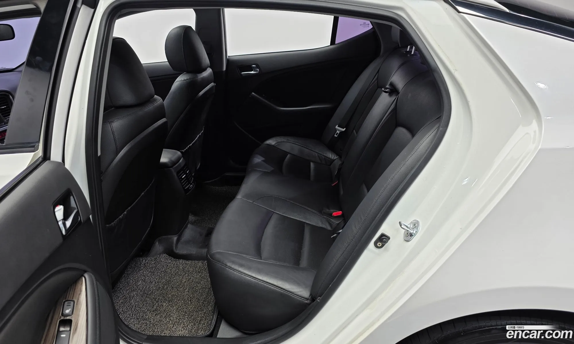 Kia K5 2013 KNAGM418BEA435671 — 29