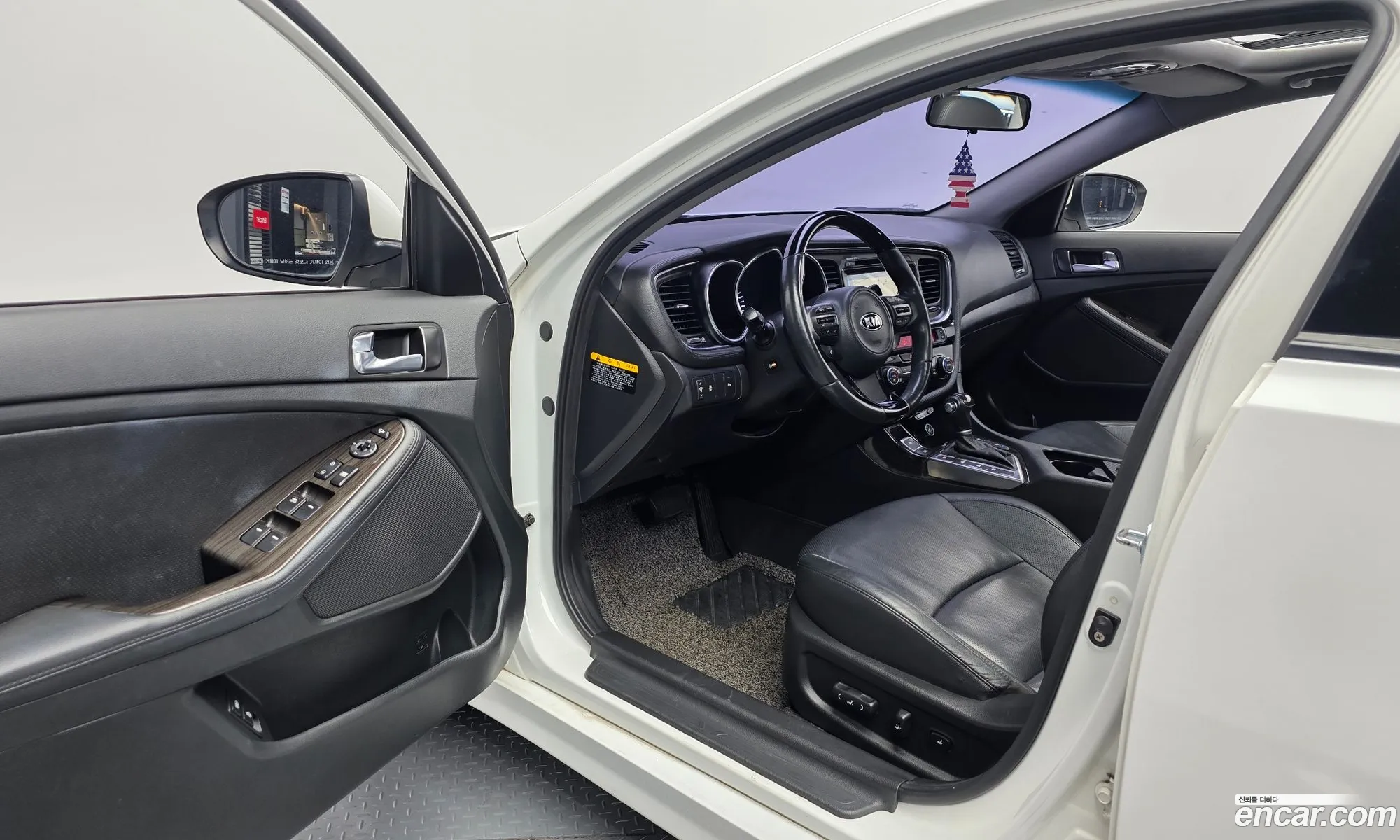 Kia K5 2013 KNAGM418BEA435671 — 32