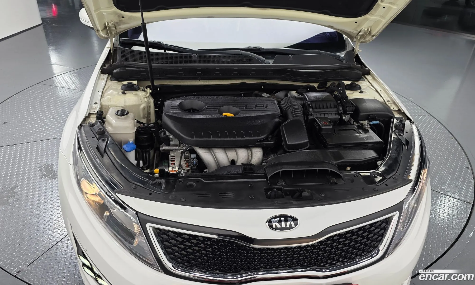 Kia K5 2013 KNAGM418BEA435671 — 24