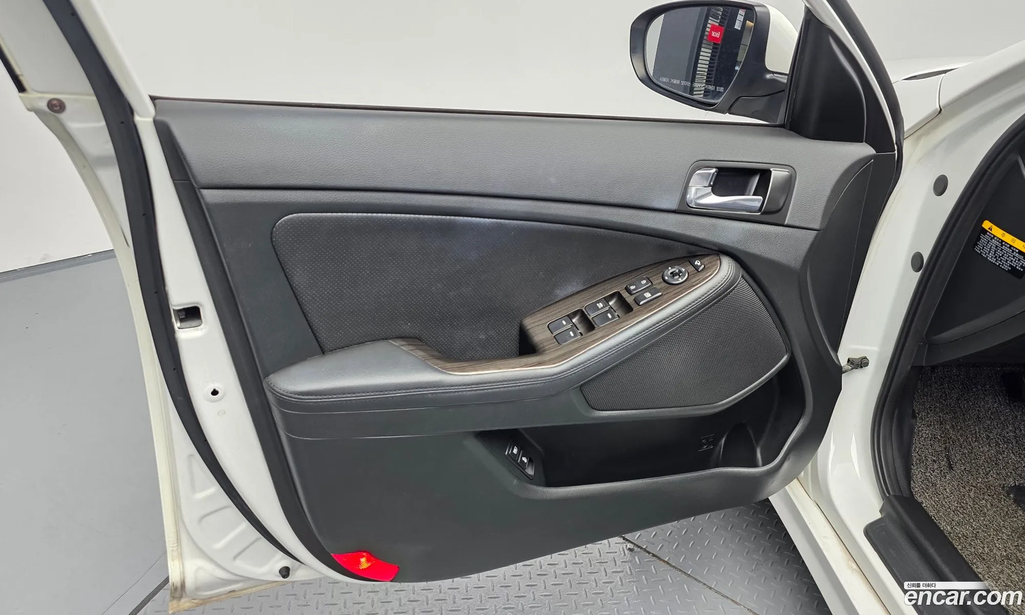 Kia K5 2013 KNAGM418BEA435671 — 26