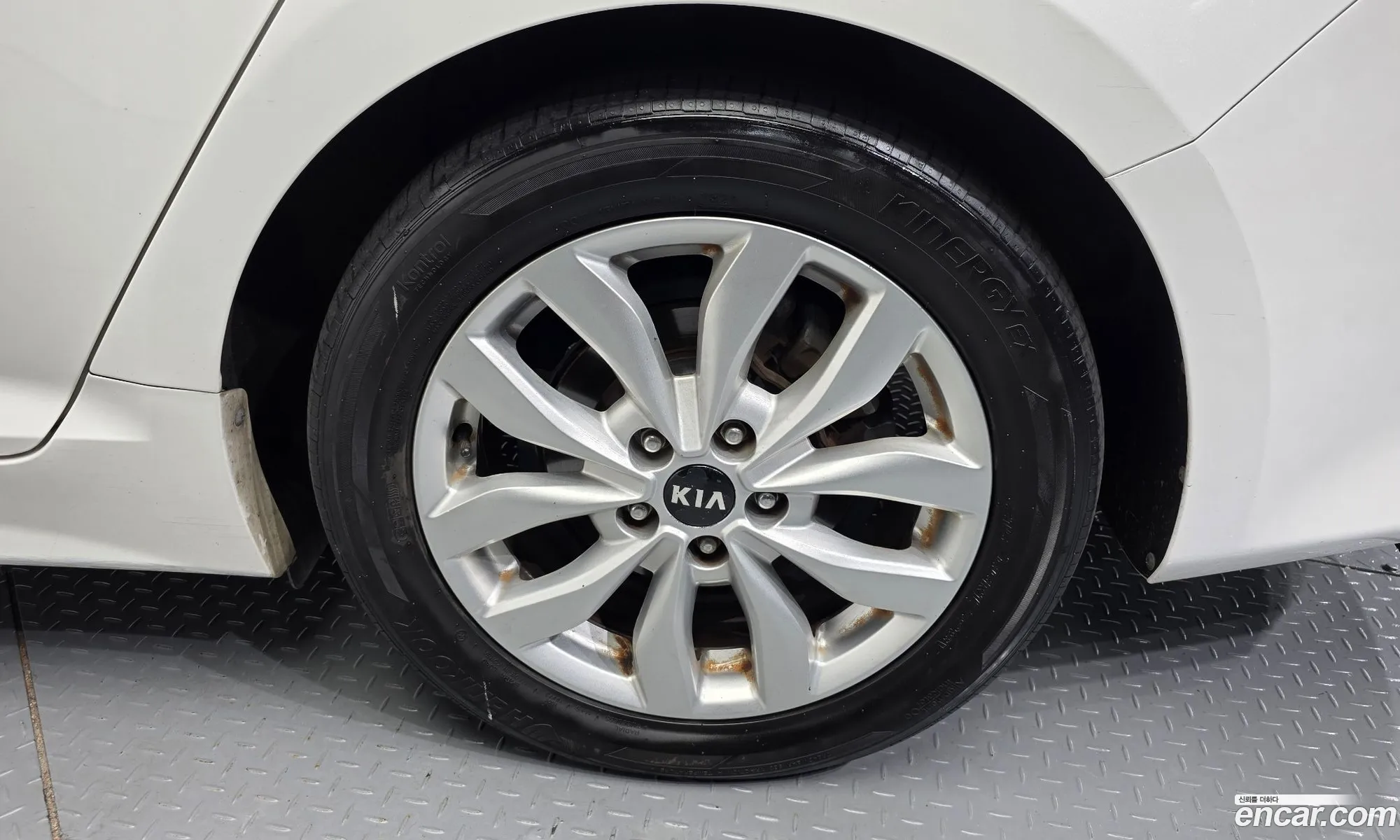 Kia K5 2013 KNAGM418BEA435671 — 8