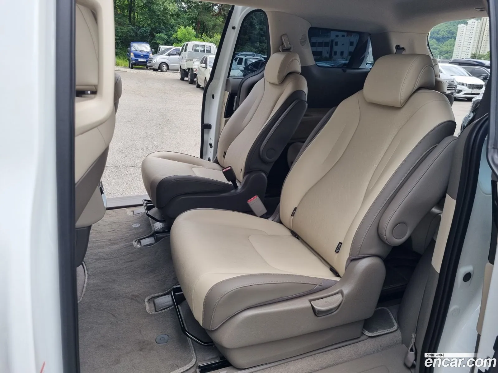 Kia Carnival 2023 — 3